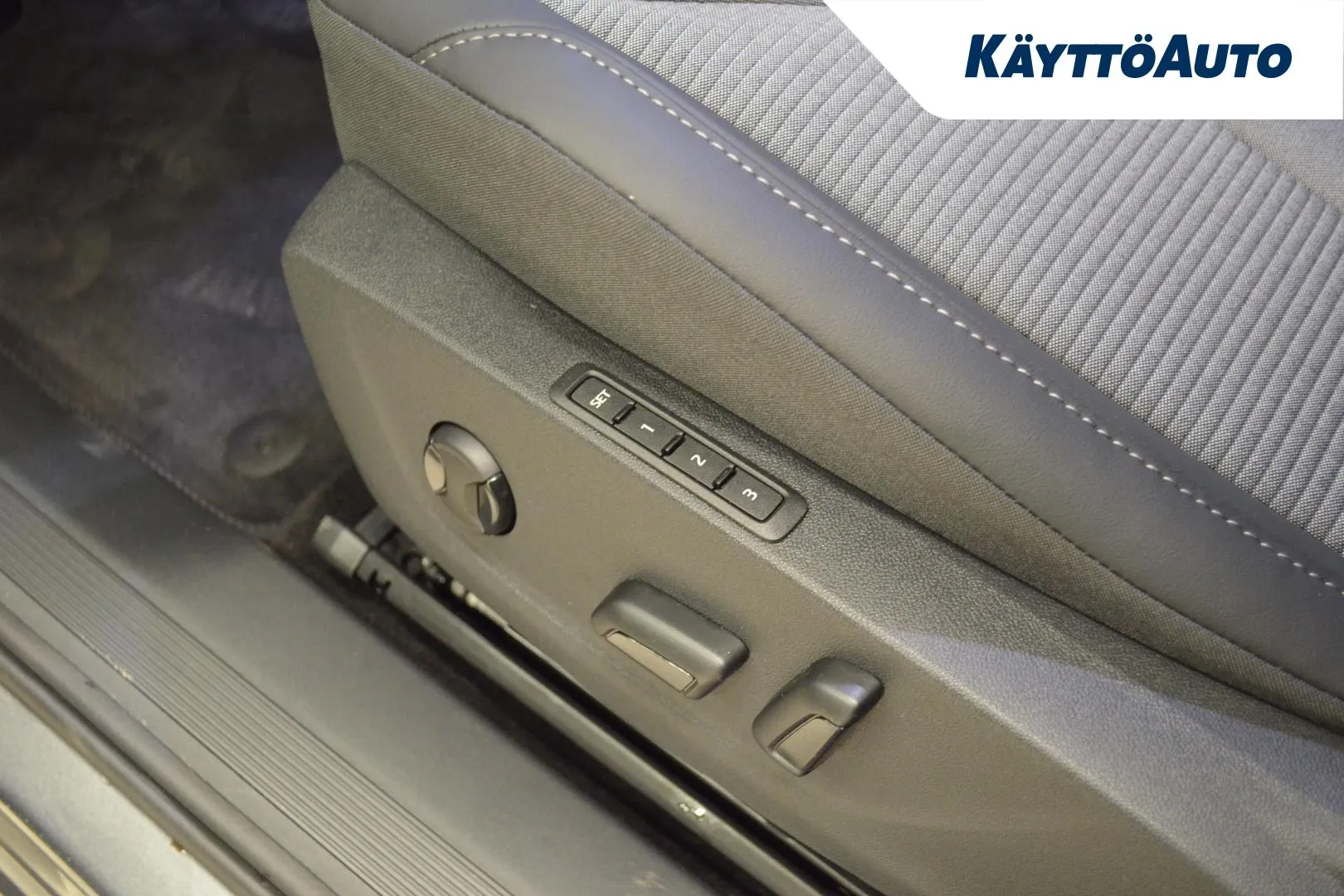 Skoda Enyaq GRC-111 carousel image