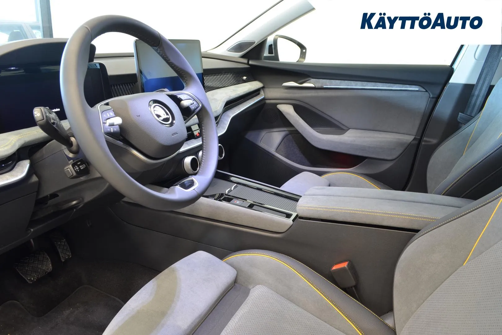Skoda Superb XSR-435 carousel image