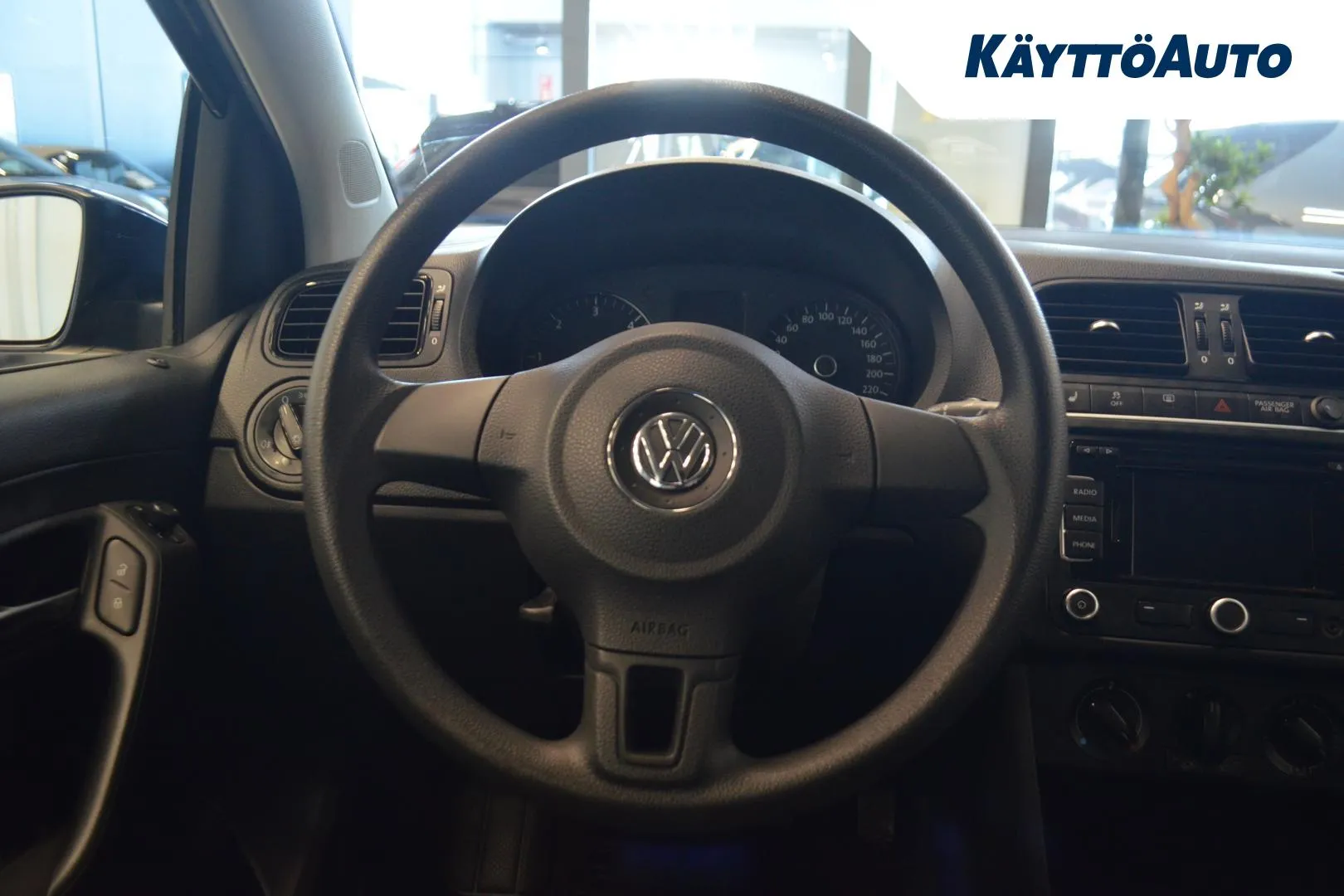 VOLKSWAGEN Polo XMS-621 carousel image