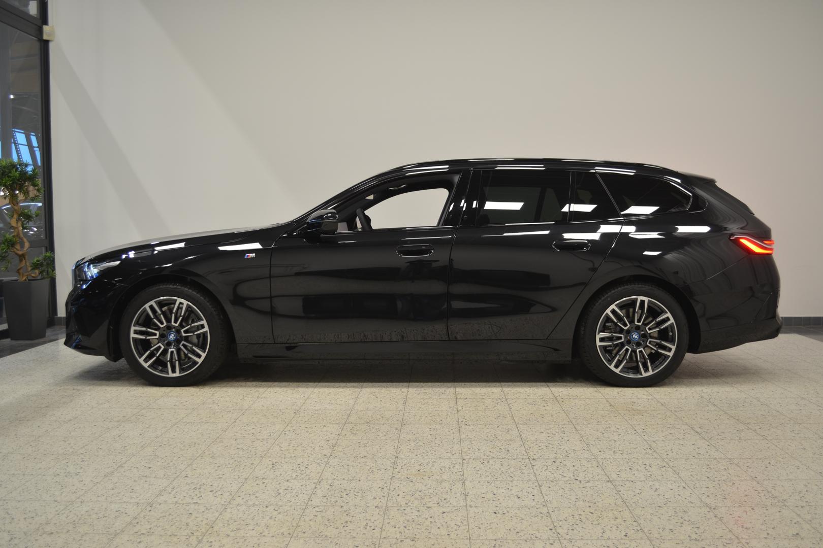 BMW i5 G61 Touring eDrive40 M Sport 2026, kuva 3/14