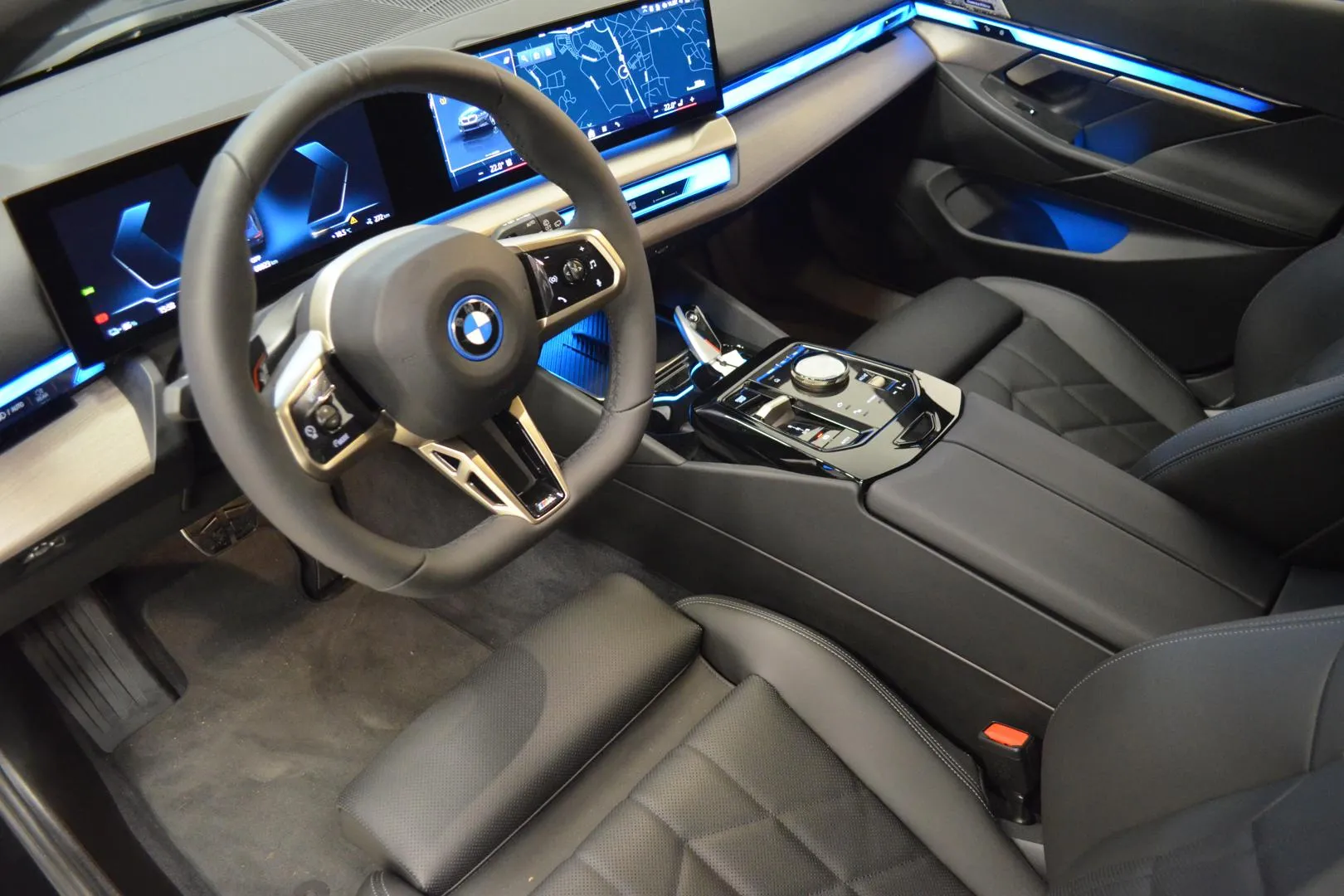 BMW i5 EVE-539 carousel image