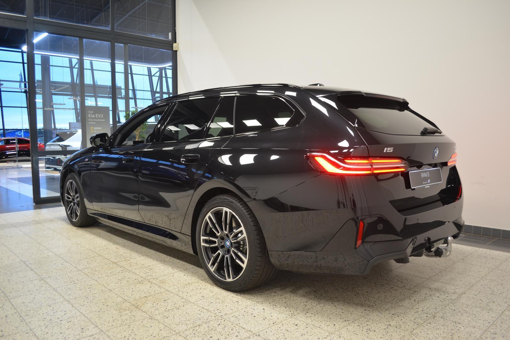 BMW i5 G61 Touring eDrive40 M Sport 2026, kuva 4/14