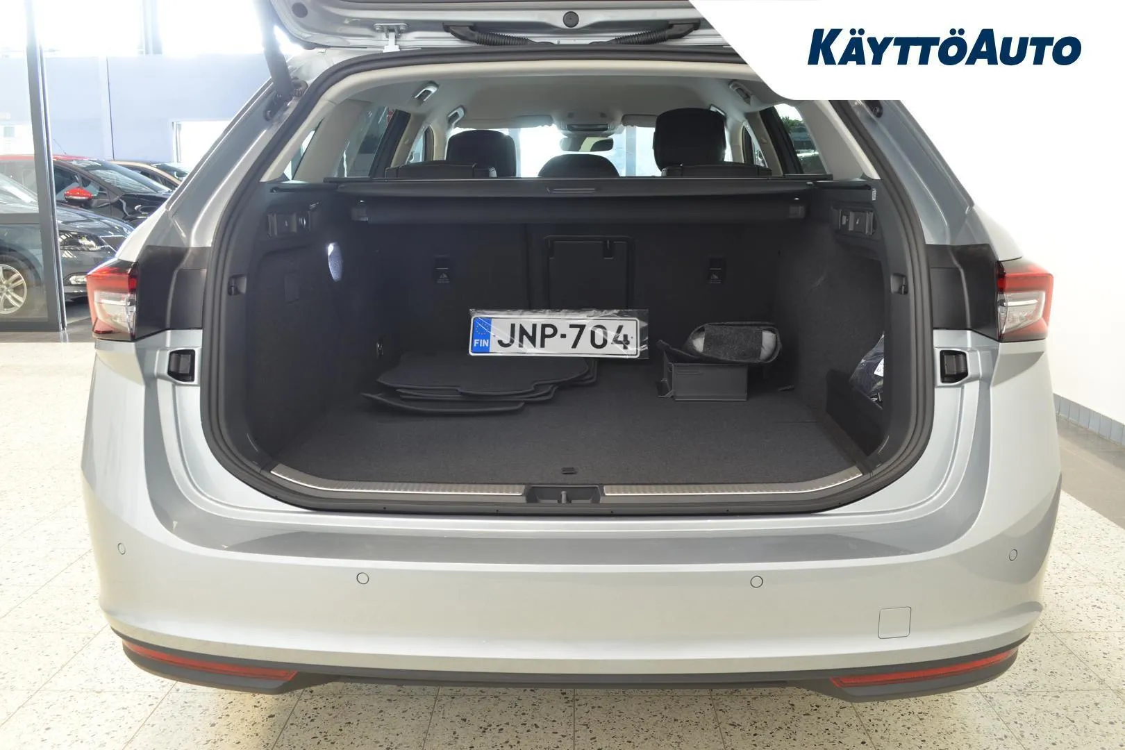 Skoda Superb JNP-704 carousel image