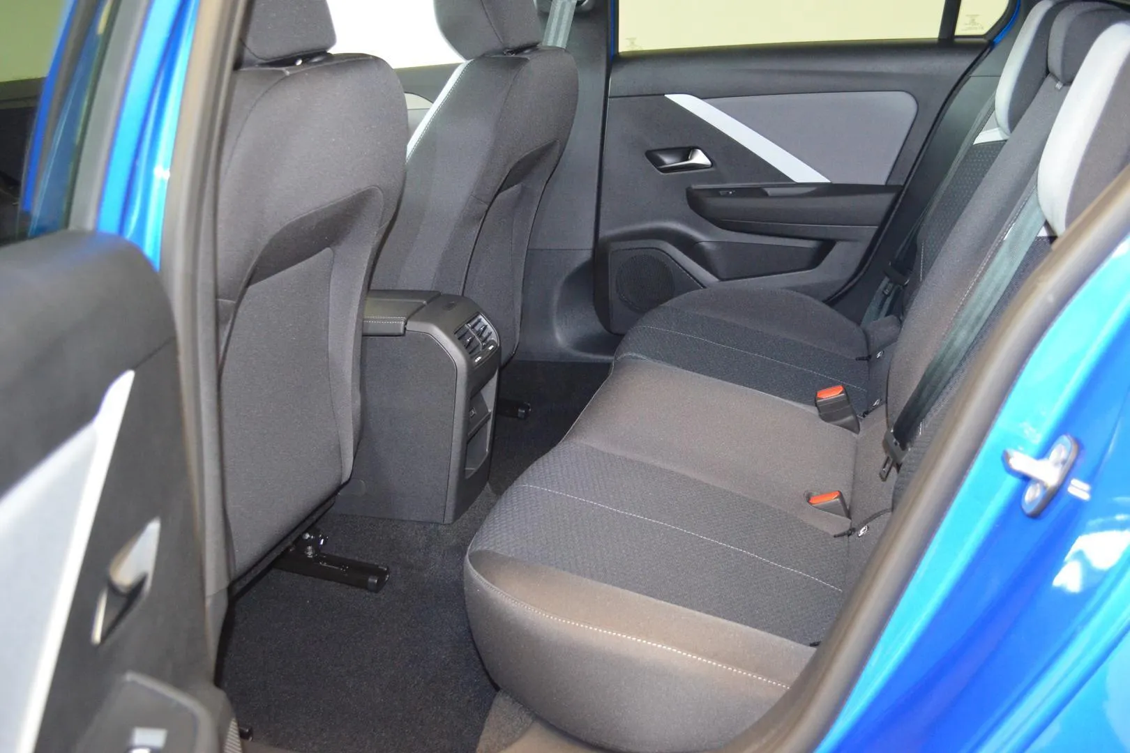 Opel Astra LSS-981 carousel image