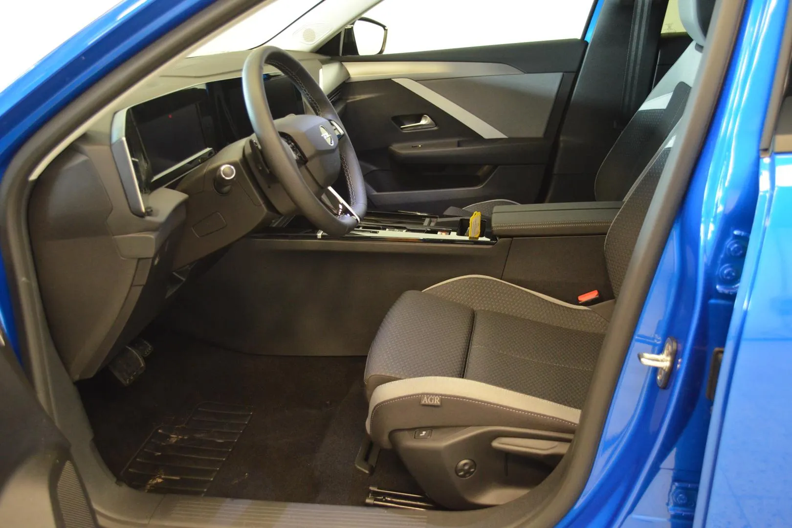 Opel Astra LSS-981 carousel image