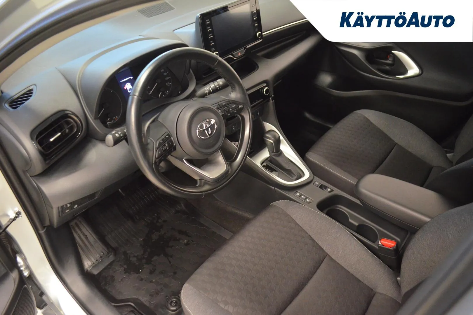 TOYOTA Yaris JMU-788 carousel image