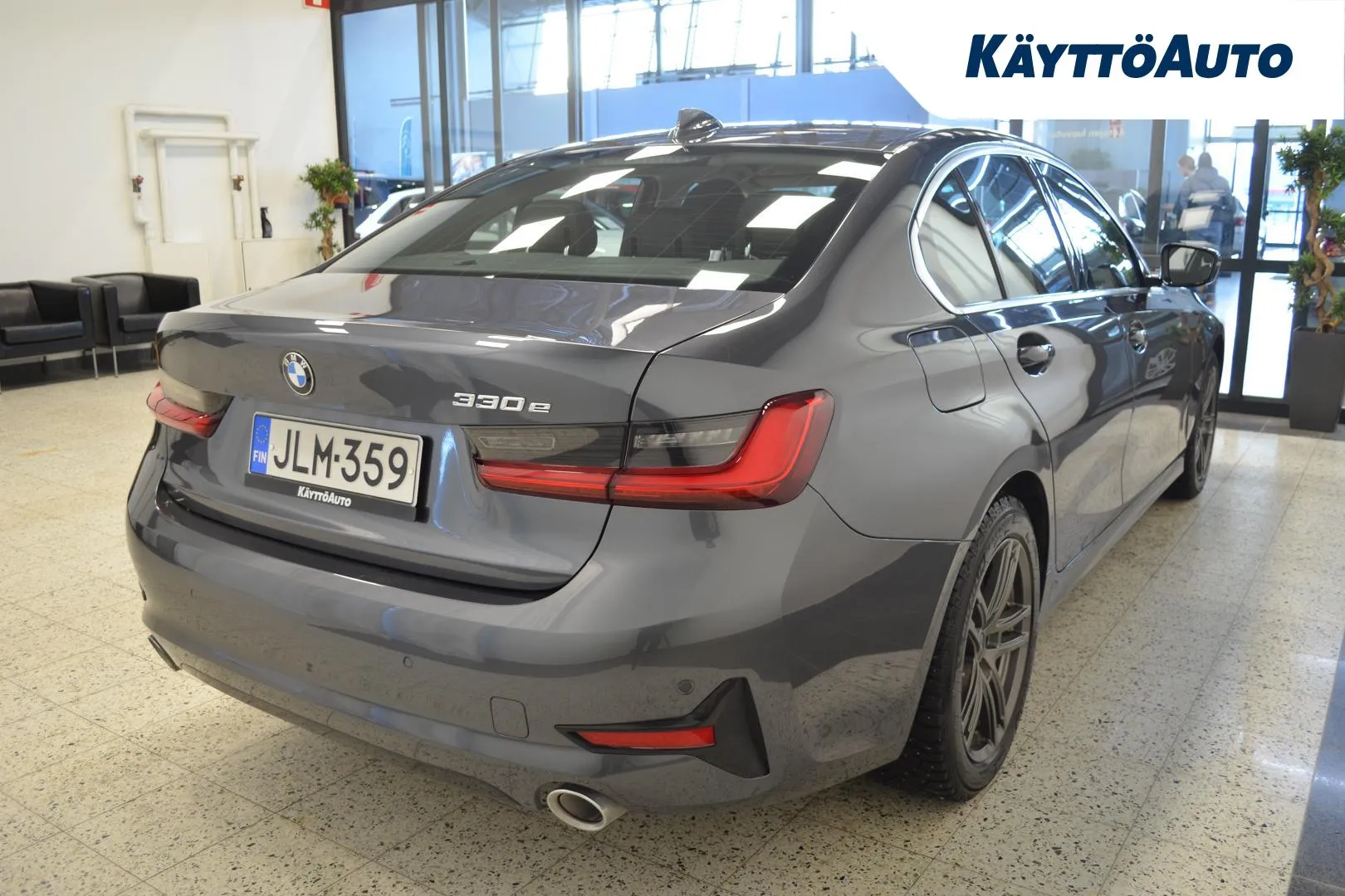 BMW 330 JLM-359 carousel image