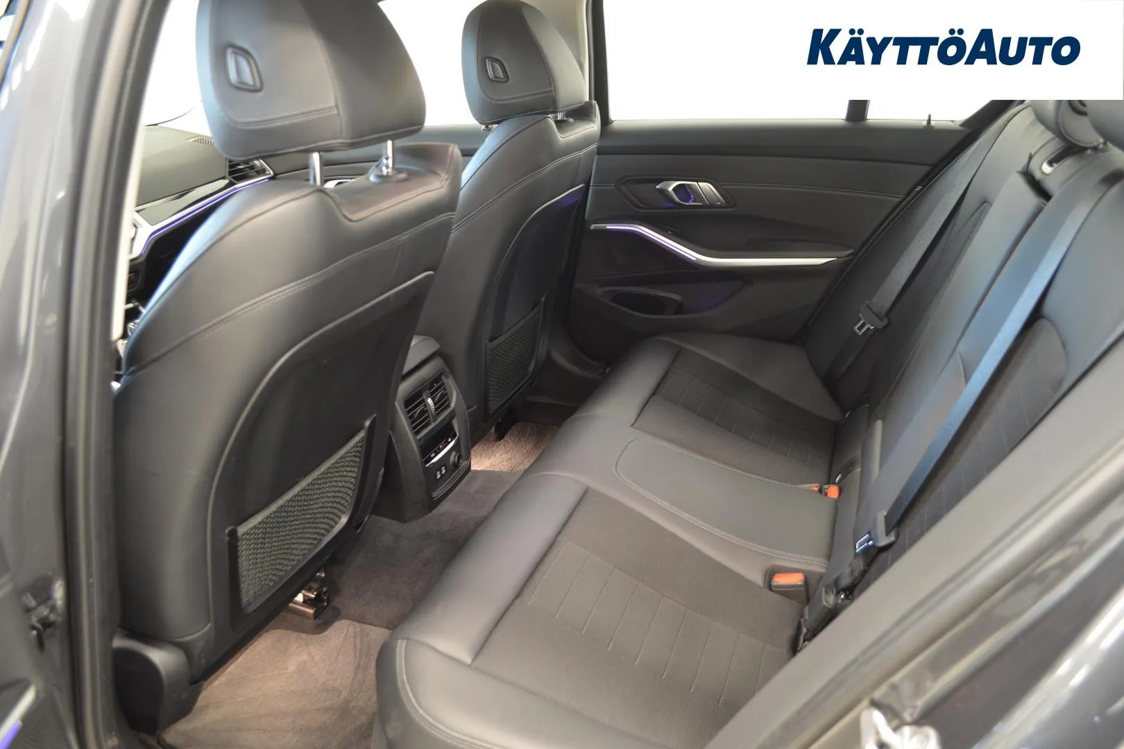 BMW 330 JLM-359 carousel image