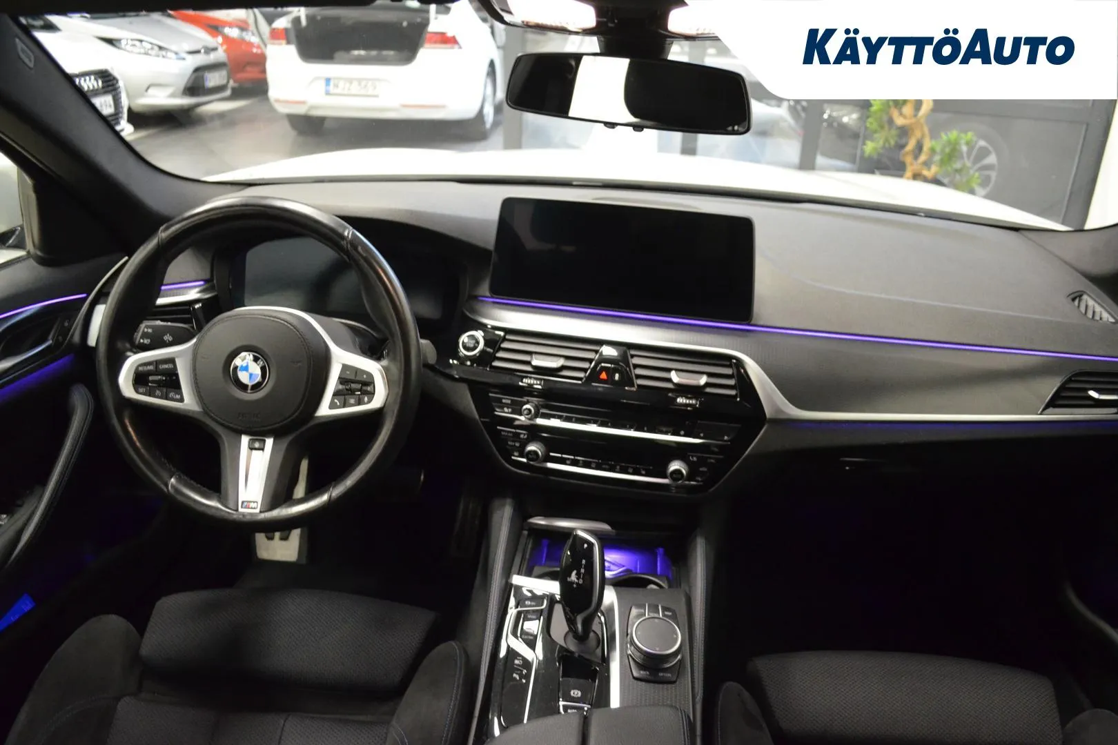 BMW 545 LPJ-208 carousel image
