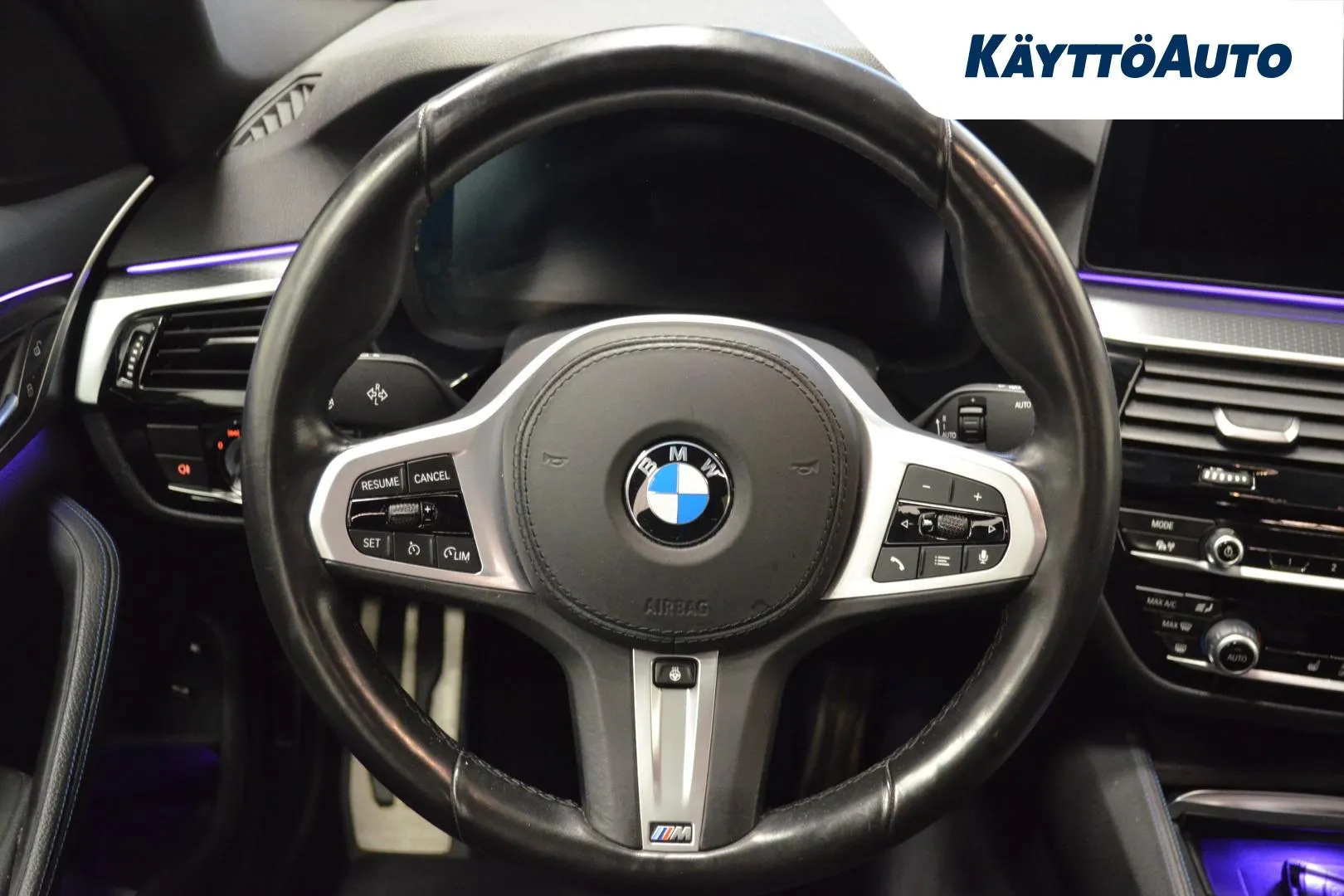 BMW 545 LPJ-208 carousel image