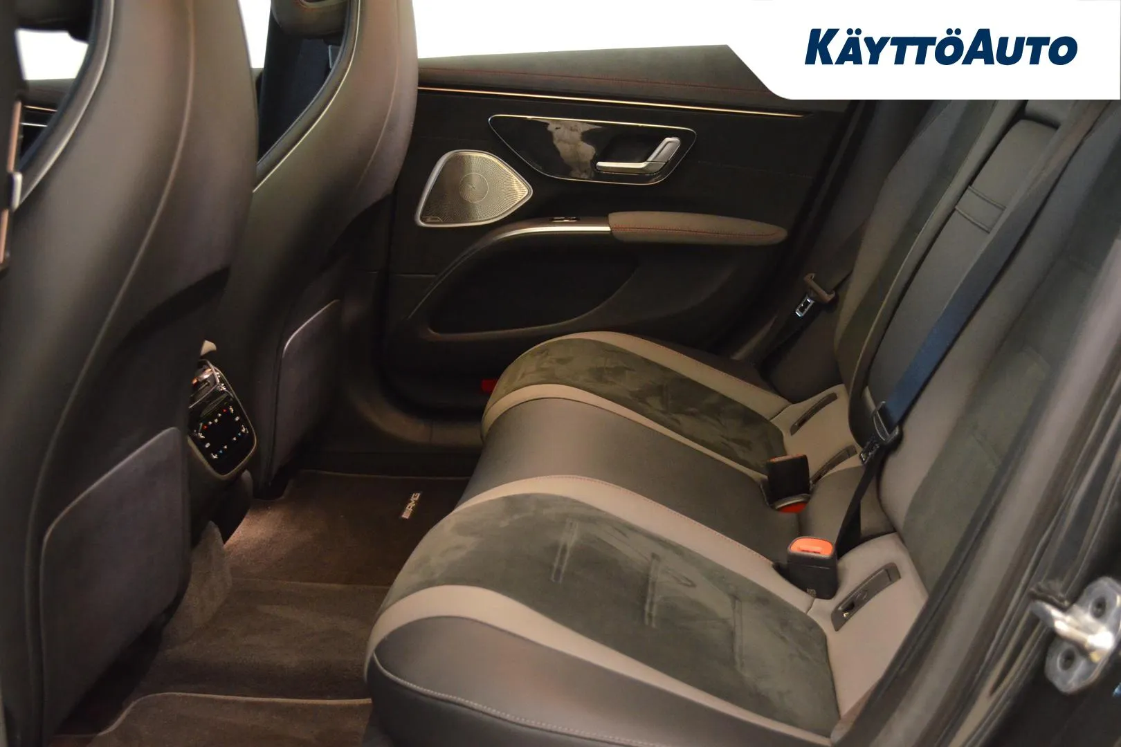 MERCEDES-BENZ EQS CRH-629 carousel image