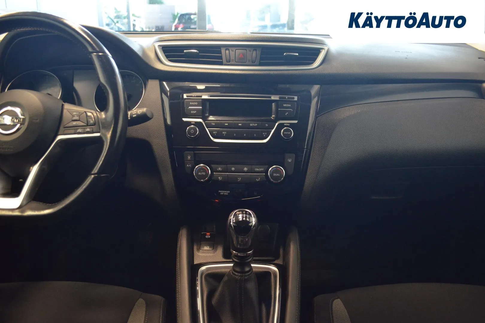 NISSAN Qashqai LOX-654 carousel image