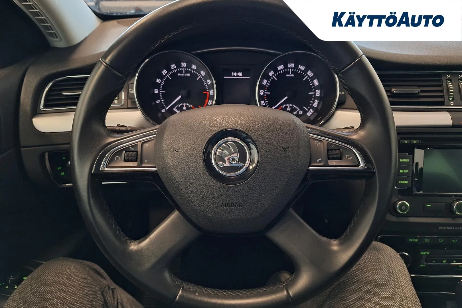 SKODA Superb CTK-163 carousel image