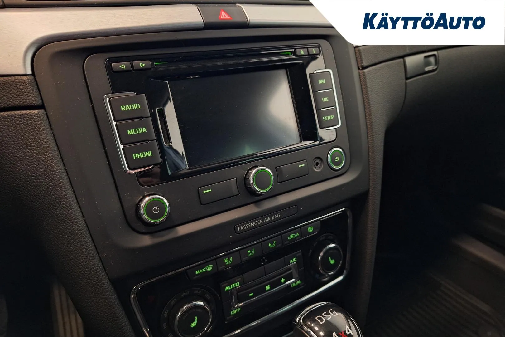 SKODA Superb CTK-163 carousel image