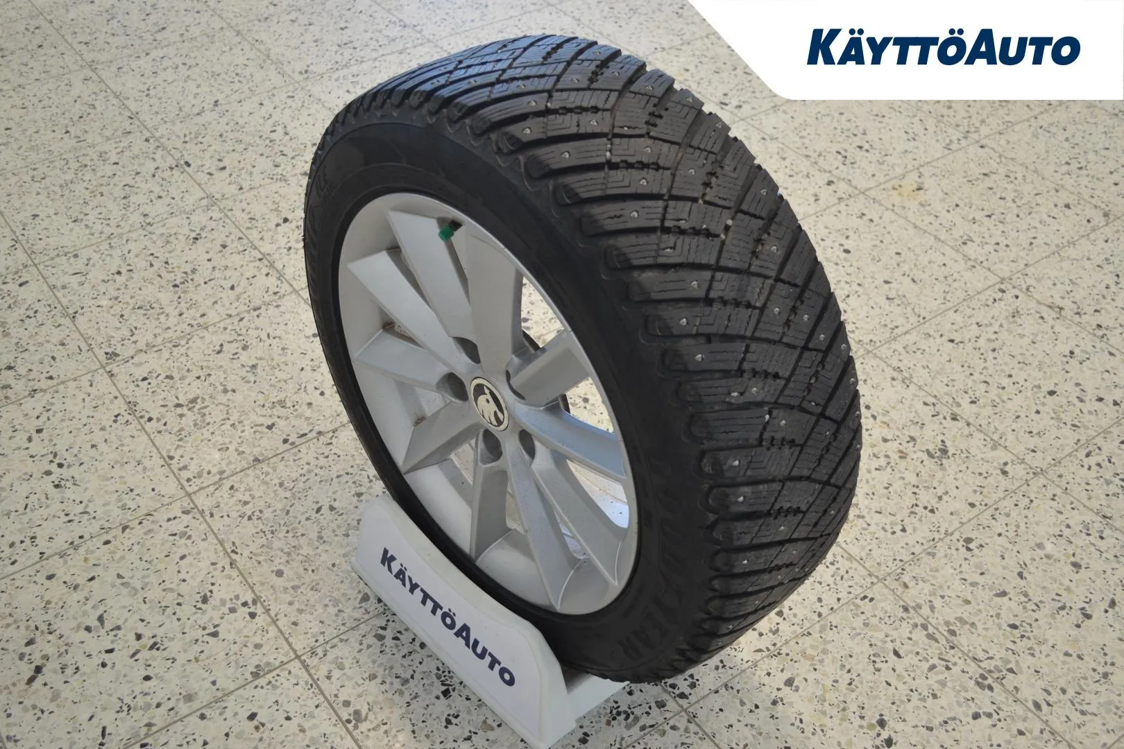 SKODA Superb CTK-163 carousel image