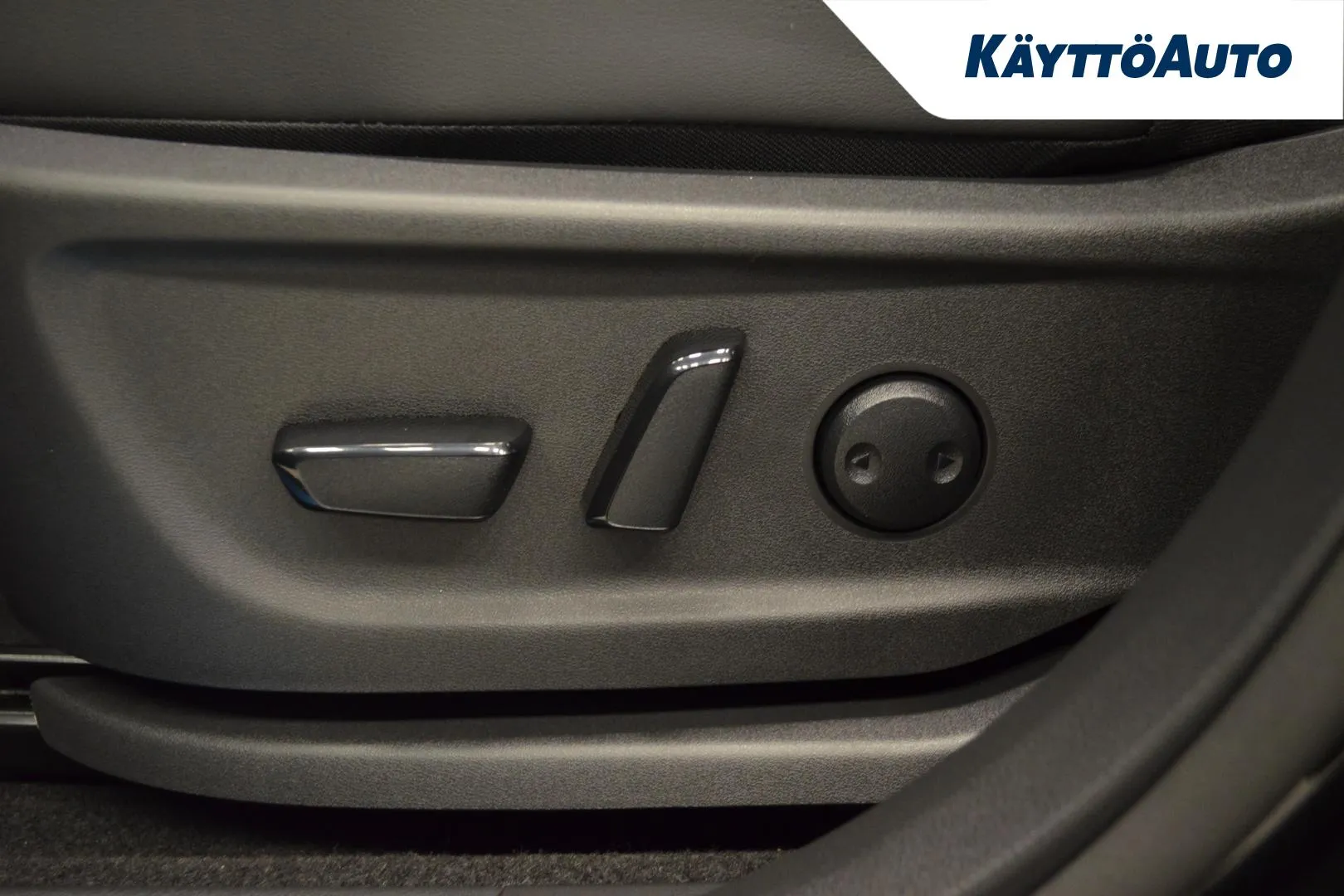 Nissan Ariya XTJ-141 carousel image