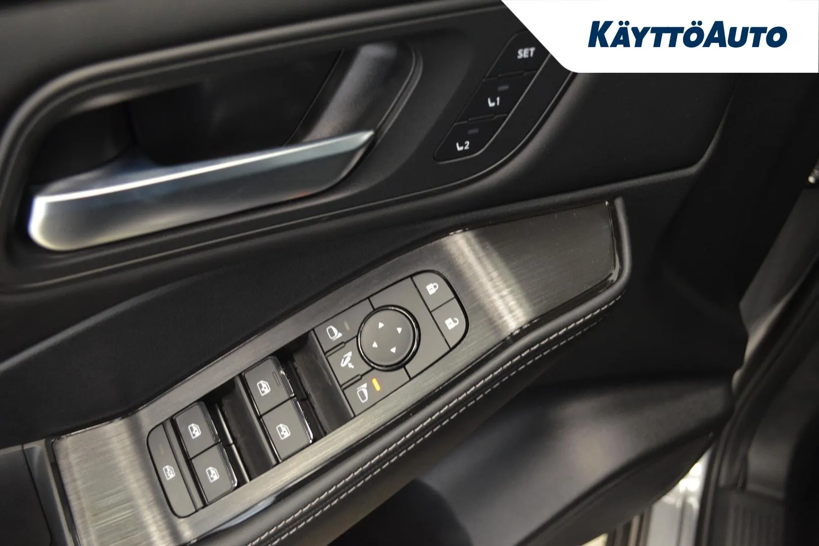 Nissan X-Trail SZJ-550 carousel image