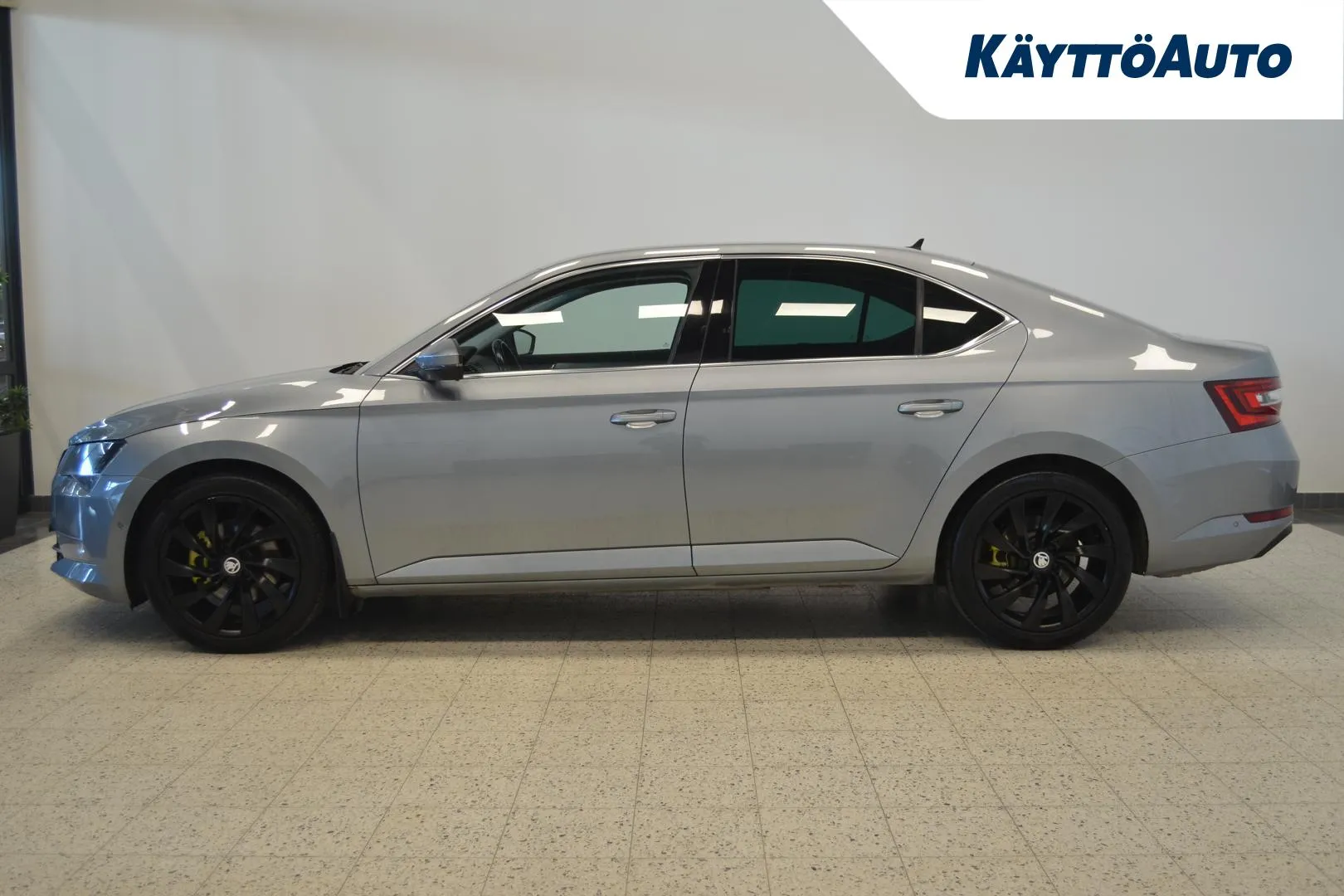 SKODA Superb BTL-607 carousel image