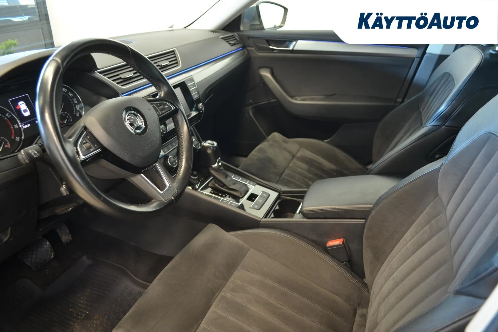 SKODA Superb BTL-607 carousel image