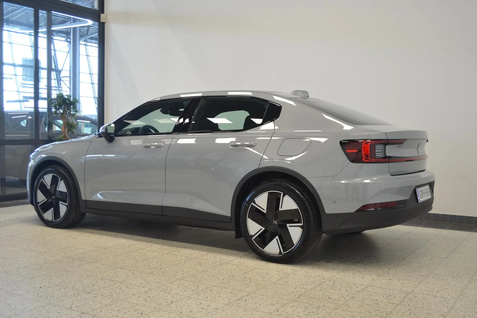 POLESTAR 2 GRH-568 carousel image