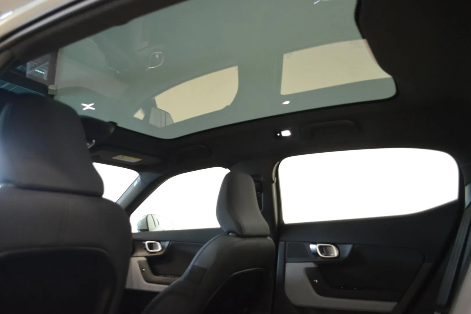 POLESTAR 2 GRH-568 carousel image