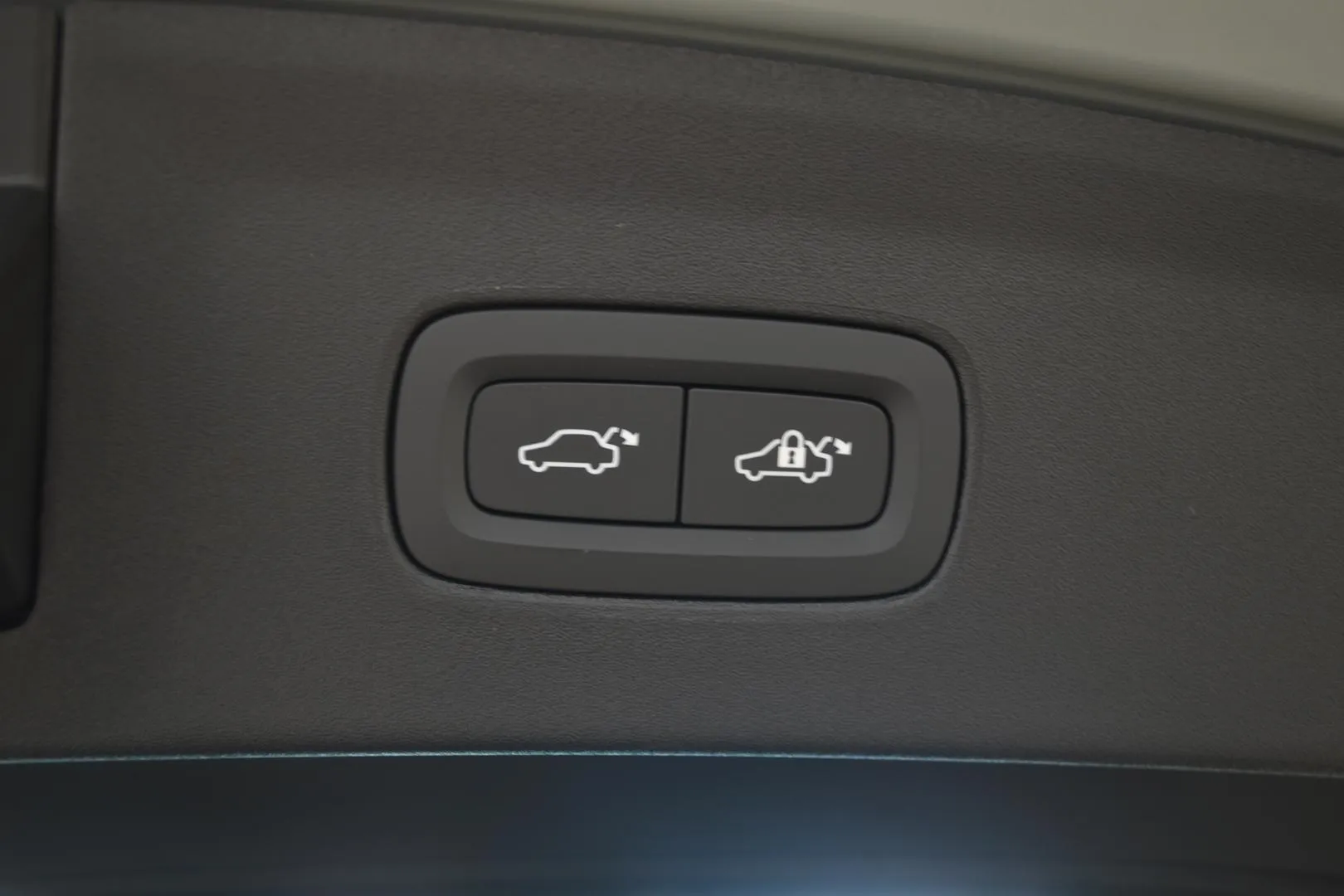 POLESTAR 2 GRH-568 carousel image