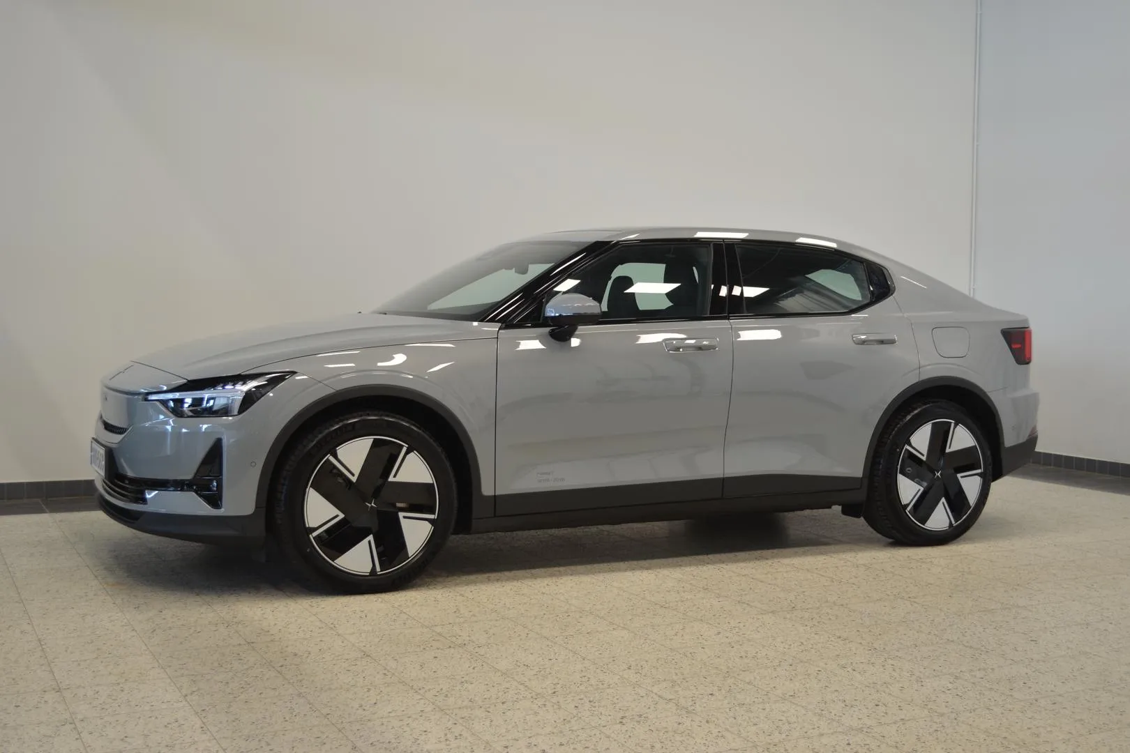 POLESTAR 2 GRH-568 carousel image