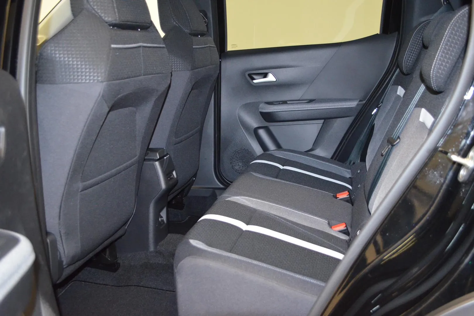 Opel Frontera SZF-287 carousel image