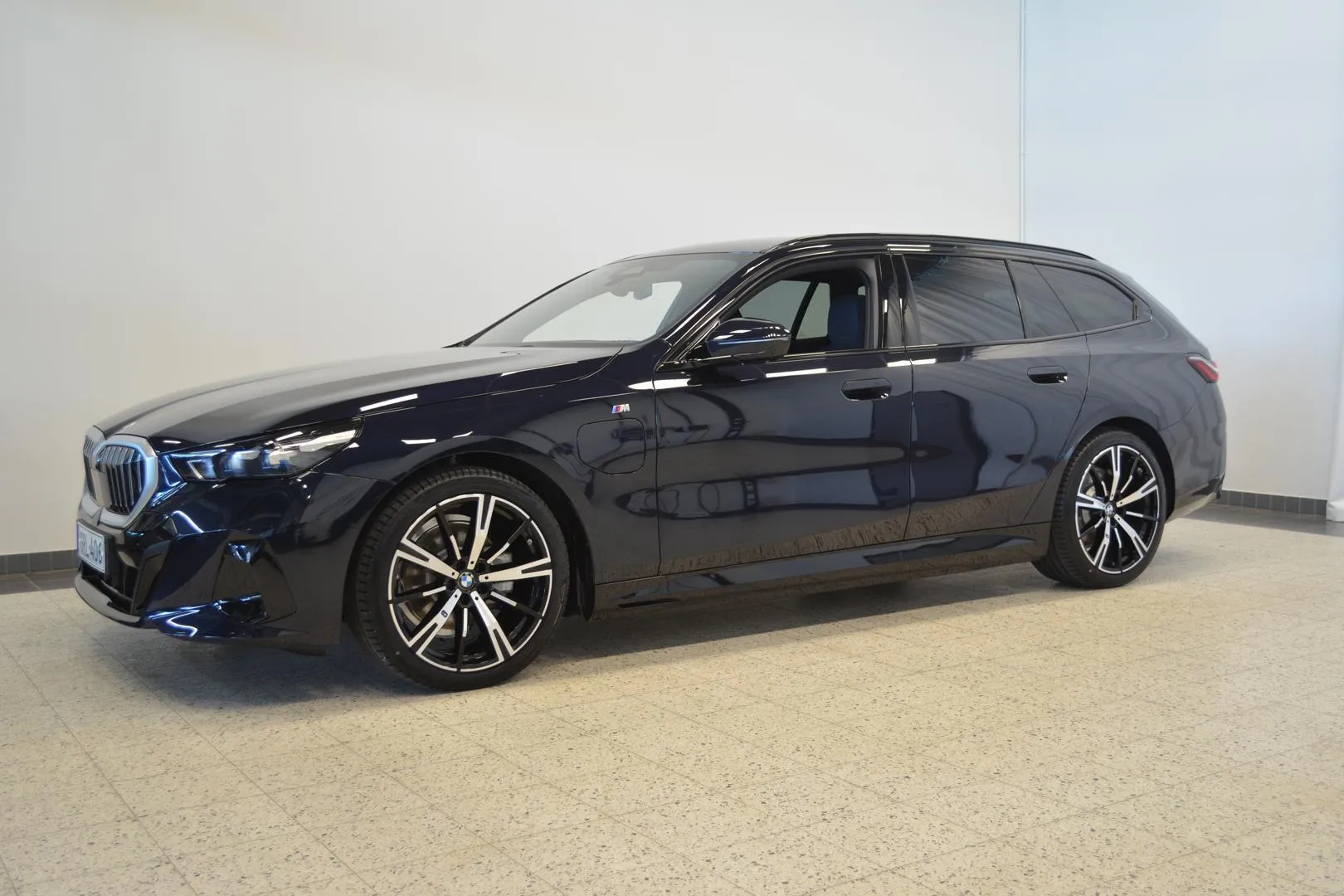 BMW 530E GRL-406 carousel image