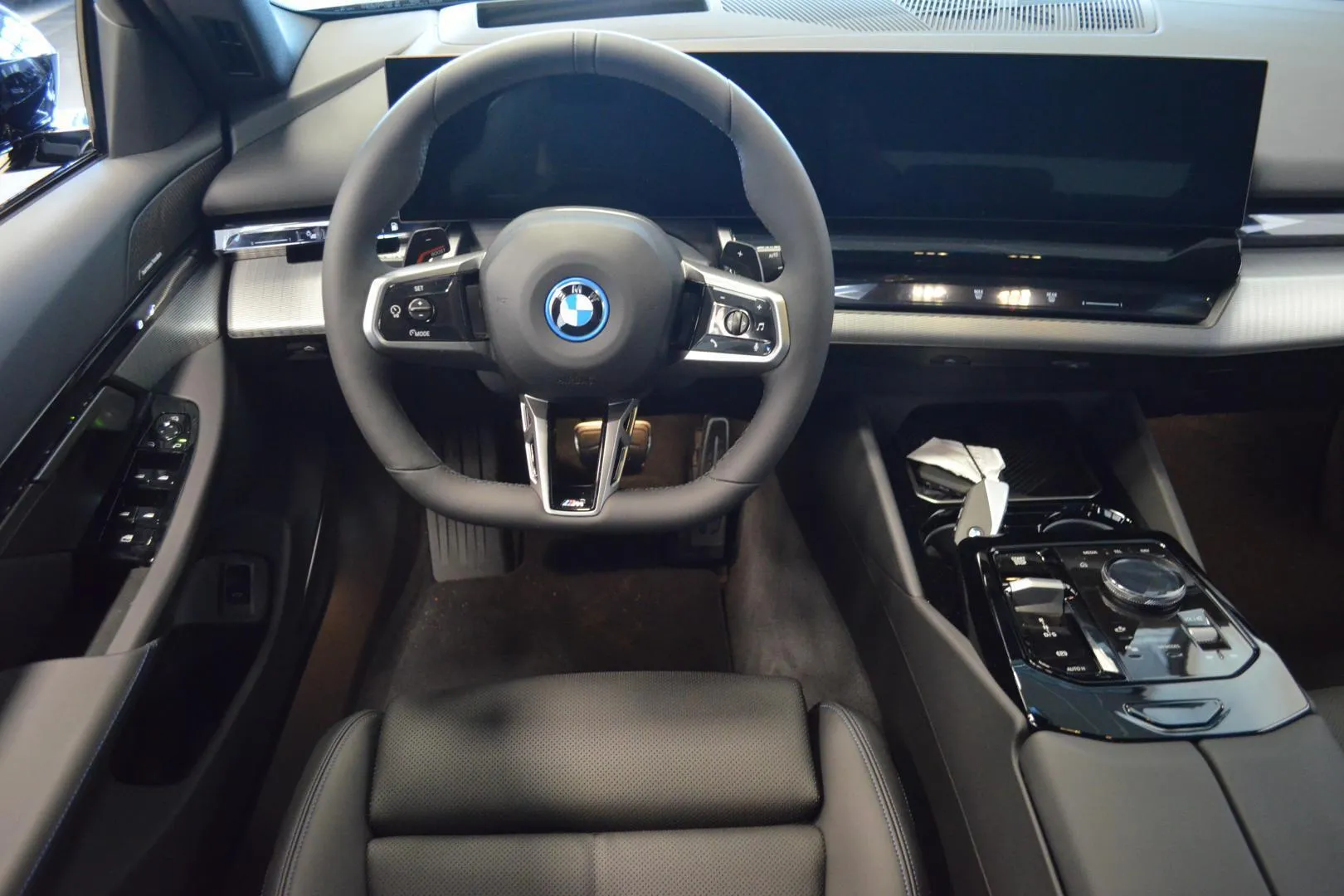BMW 530E GRL-406 carousel image
