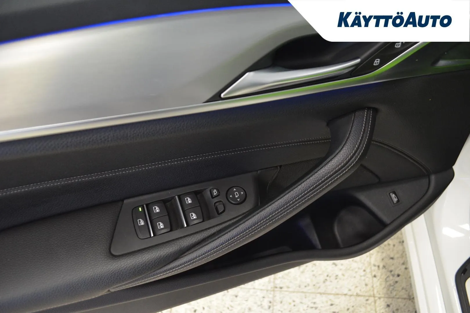 BMW 520 EOT-702 carousel image