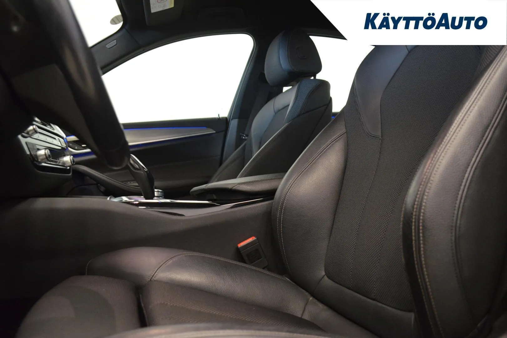 BMW 520 EOT-702 carousel image