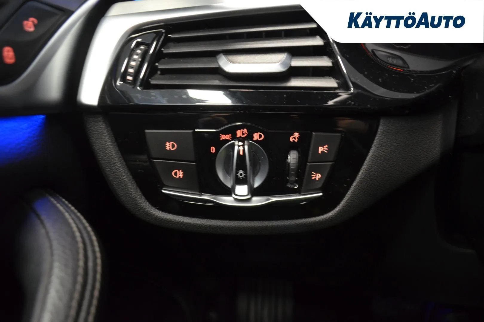 BMW 520 EOT-702 carousel image