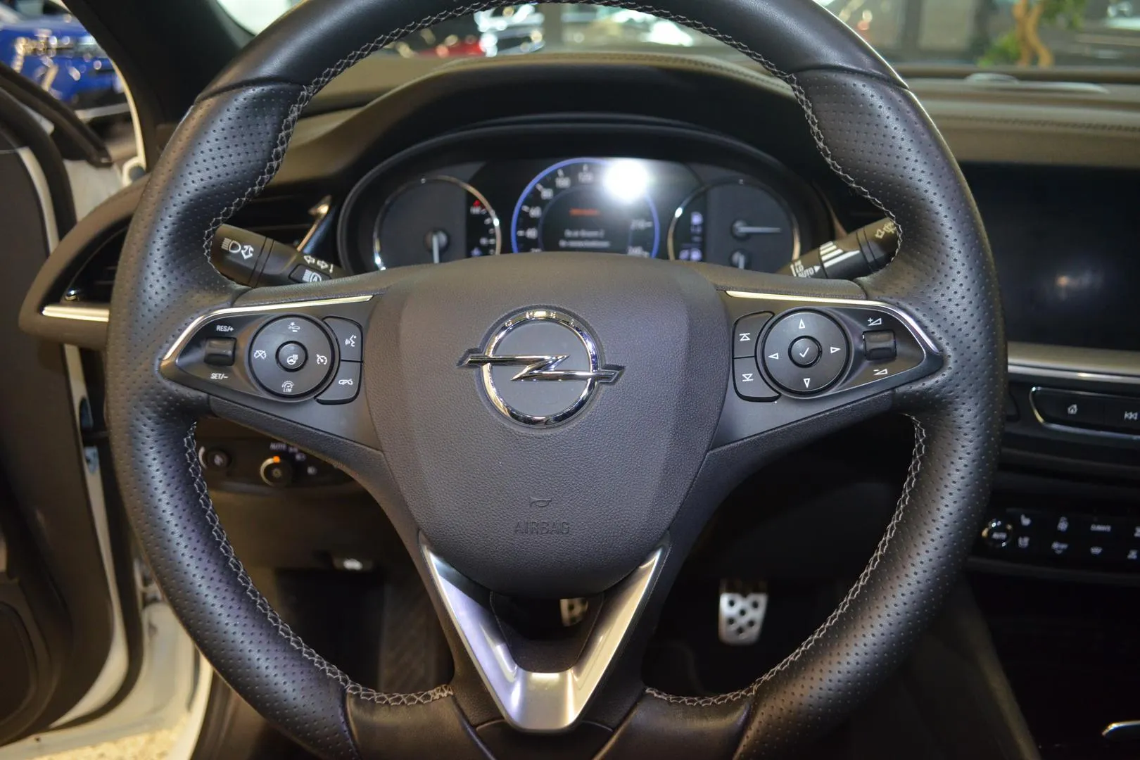 OPEL Insignia JLV-775 carousel image