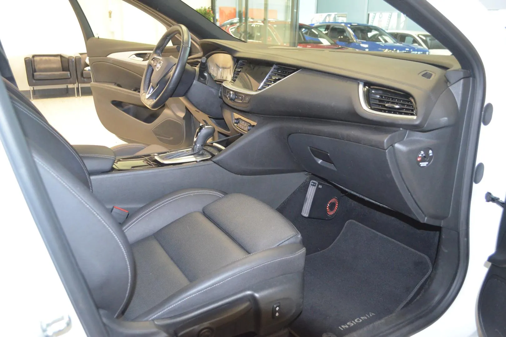 OPEL Insignia JLV-775 carousel image