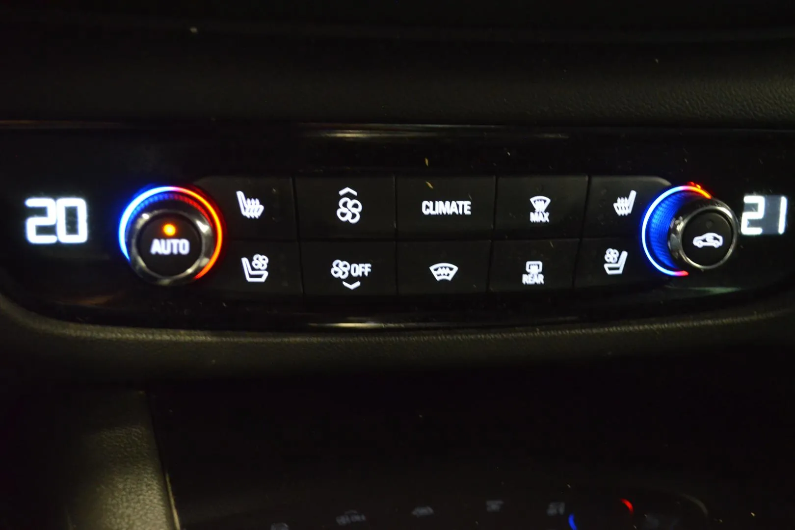 OPEL Insignia JLV-775 carousel image