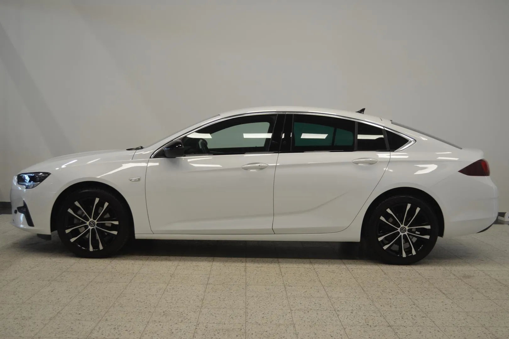 OPEL Insignia JLV-775 carousel image