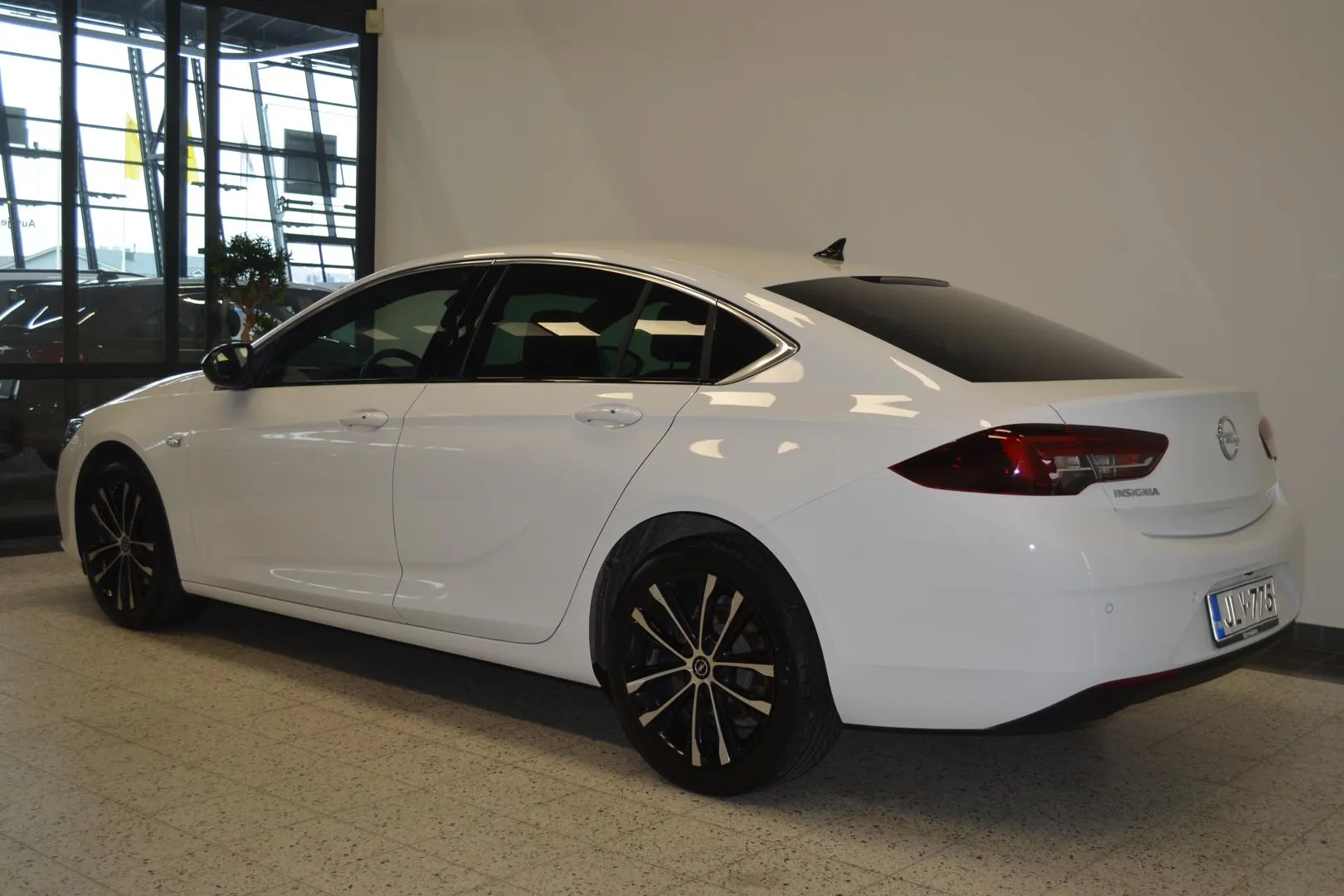 OPEL Insignia JLV-775 carousel image