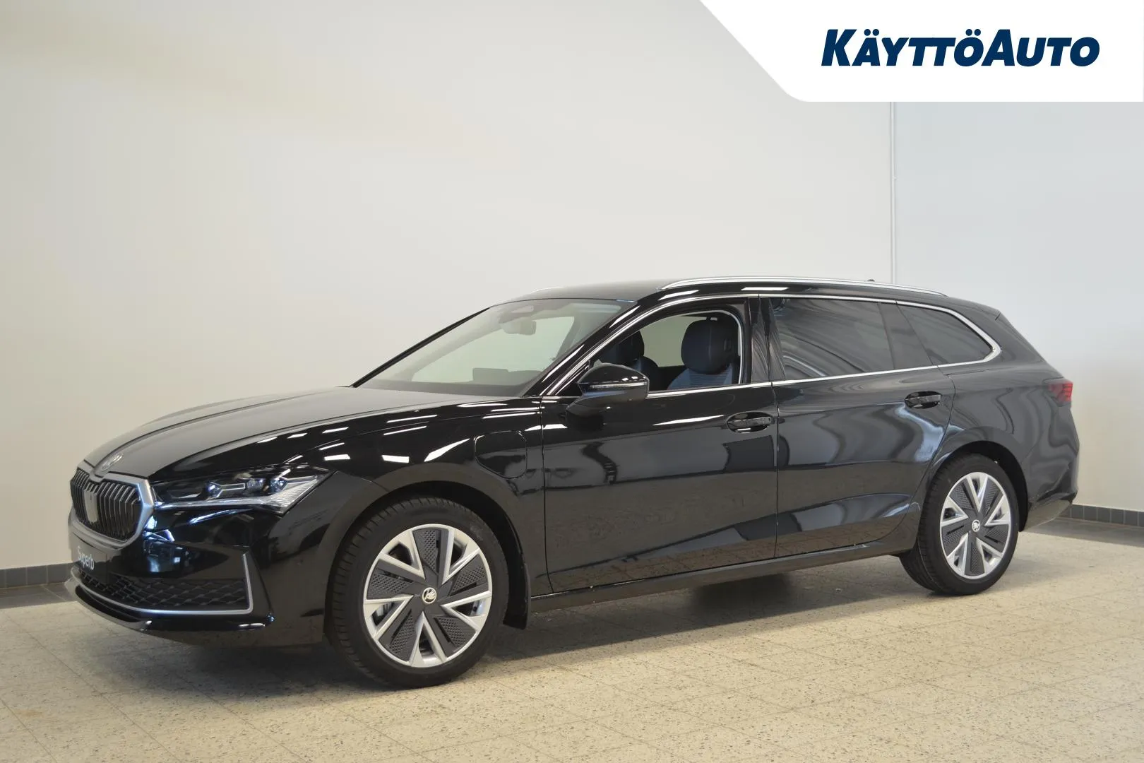 Skoda Superb JNP-707 carousel image