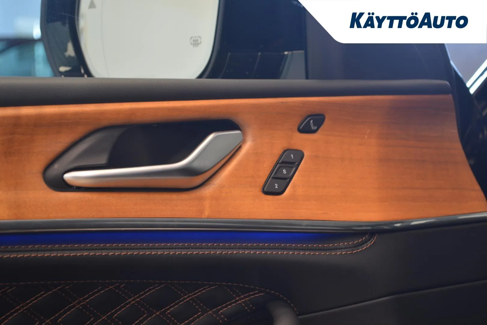 JEEP Grand Cherokee JNN-621 carousel image