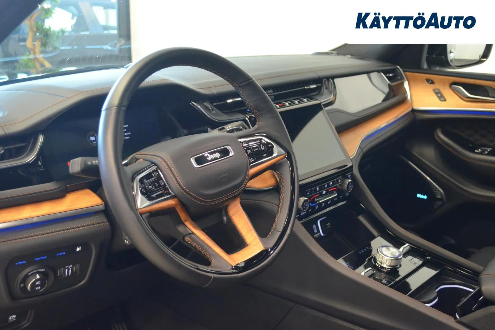 JEEP Grand Cherokee JNN-621 carousel image