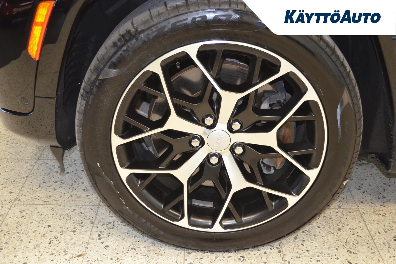 JEEP Grand Cherokee JNN-621 carousel image