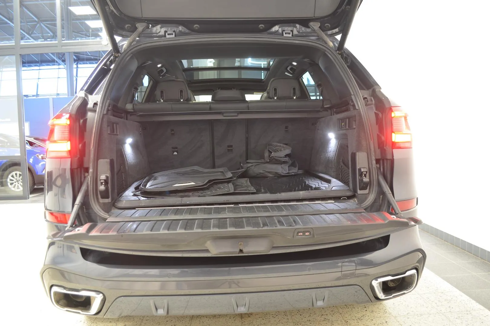 BMW X5 XRZ-864 carousel image