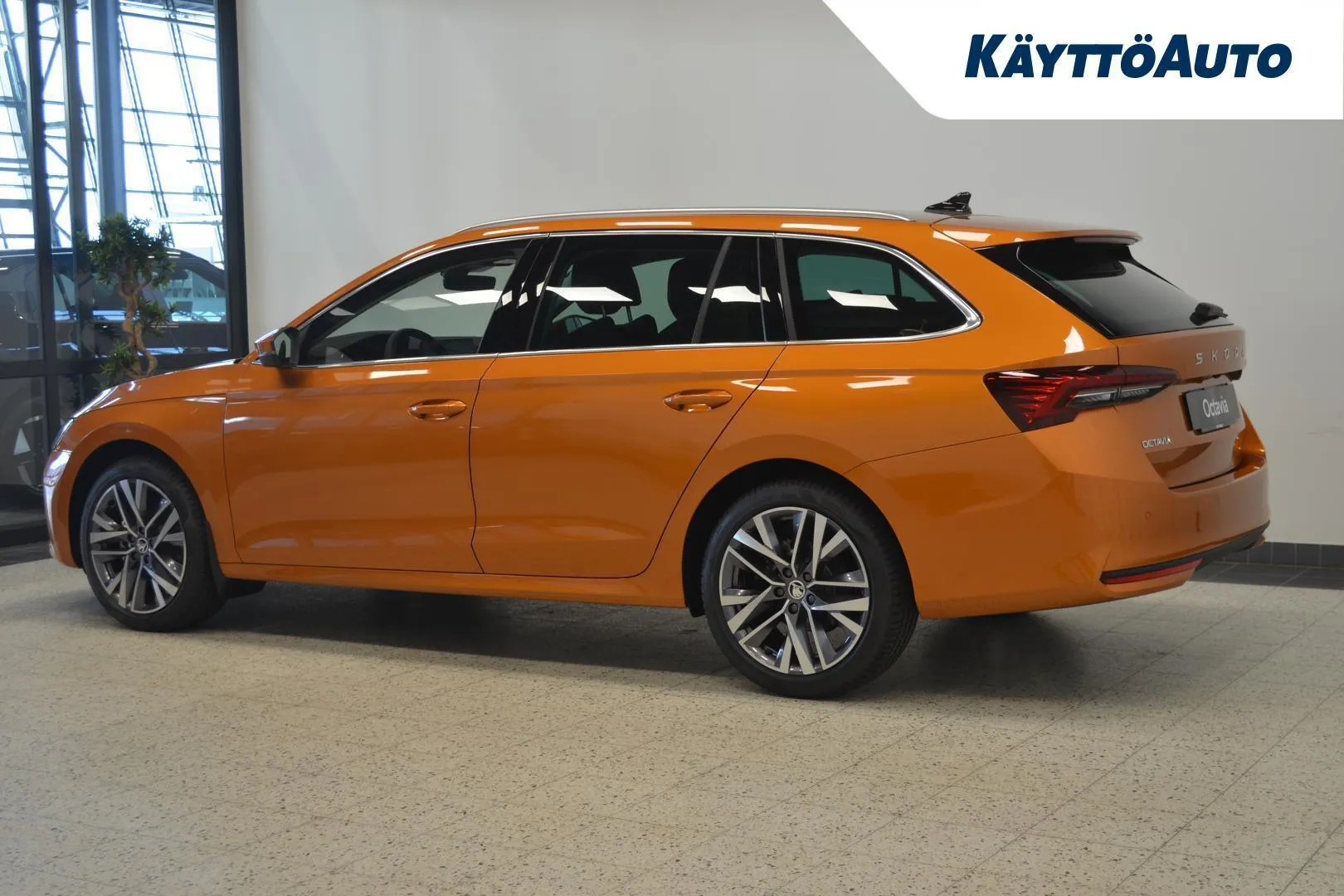 Skoda Octavia NNZ-857 carousel image