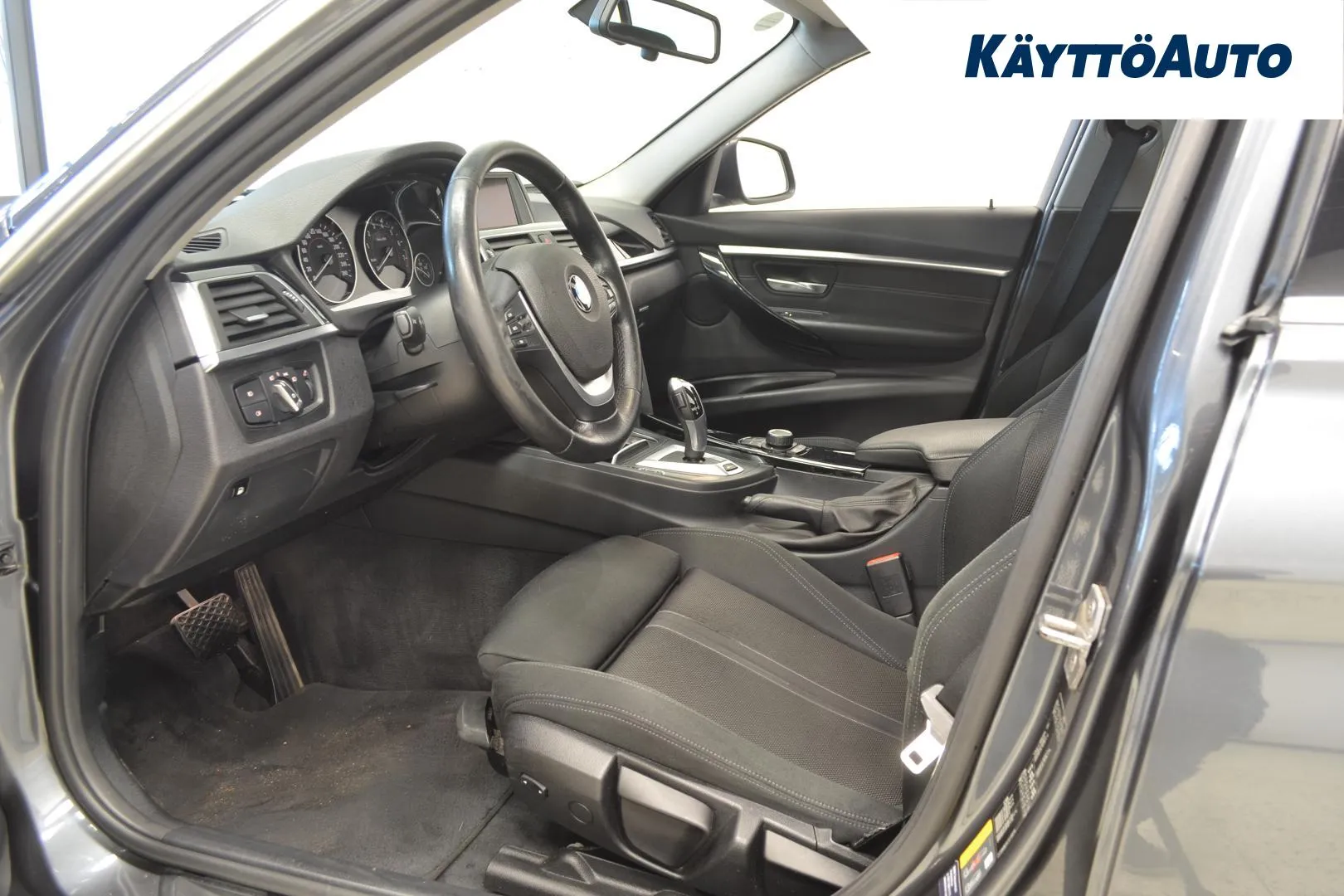 BMW 330 OVH-135 carousel image