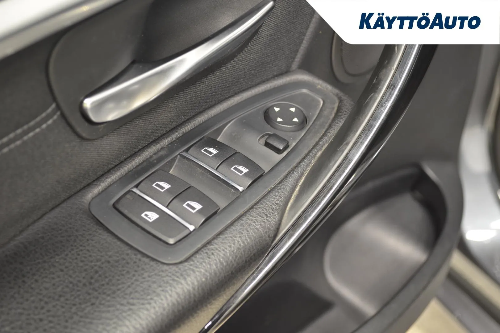 BMW 330 OVH-135 carousel image