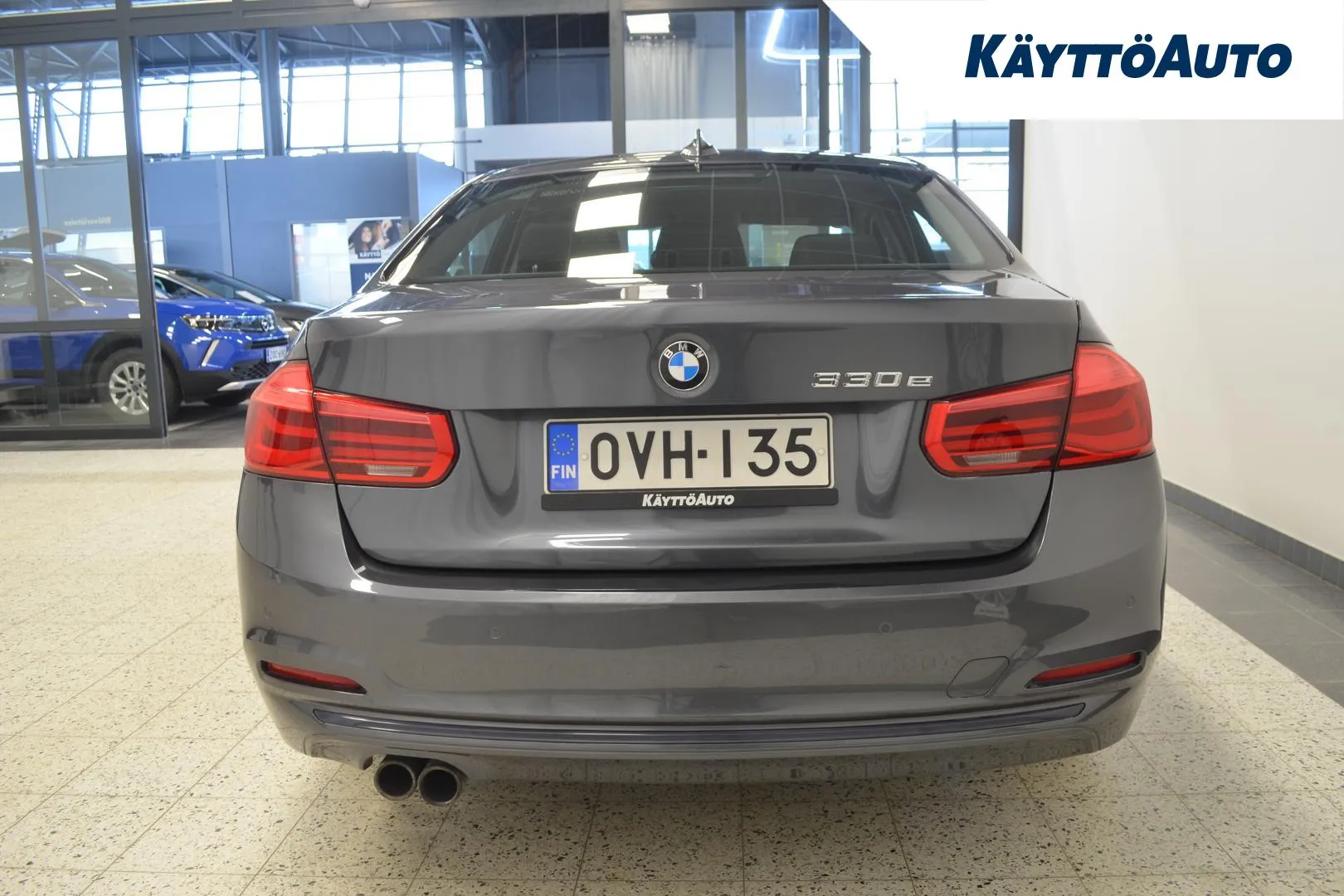 BMW 330 OVH-135 carousel image