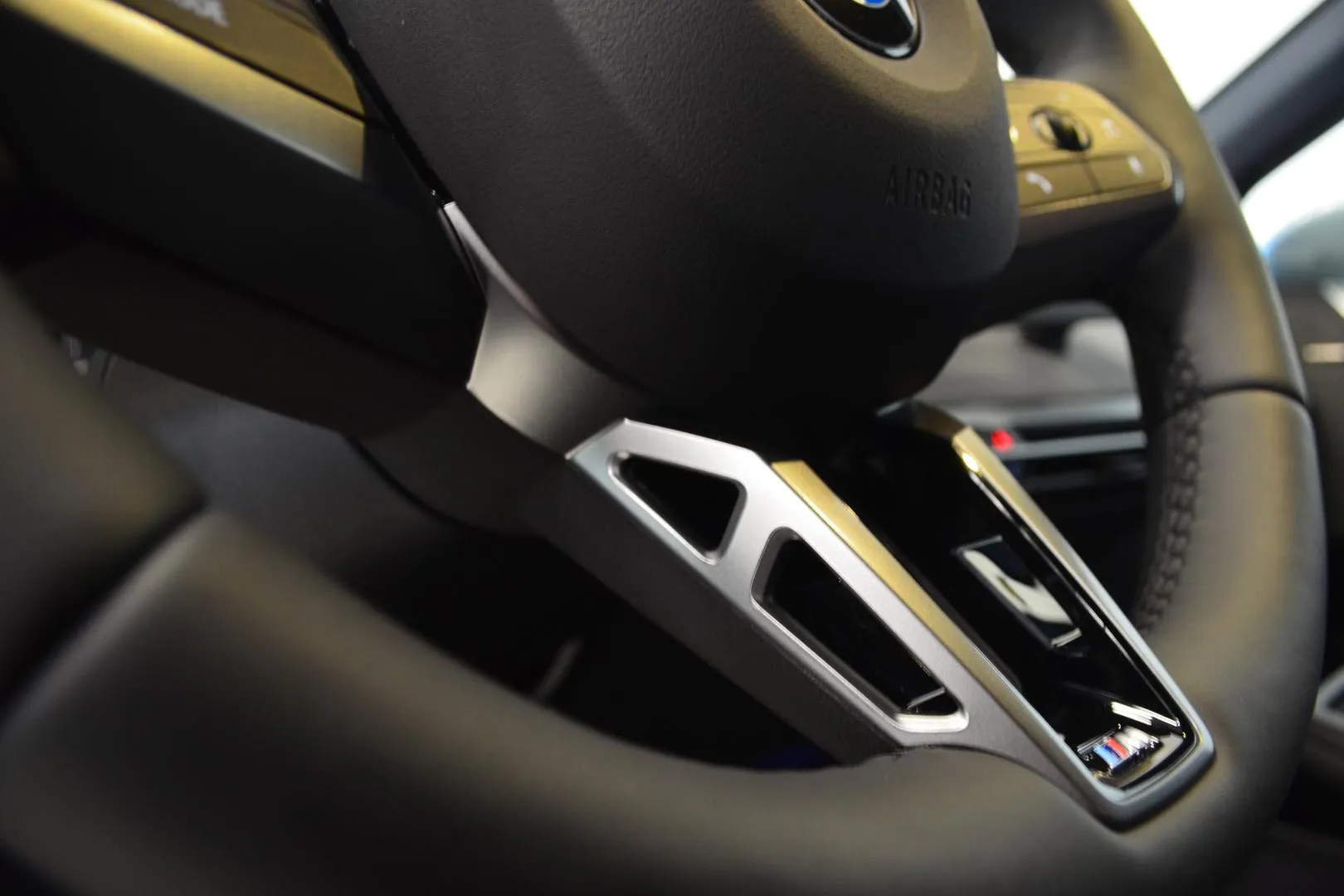 BMW iX JOK-690 carousel image