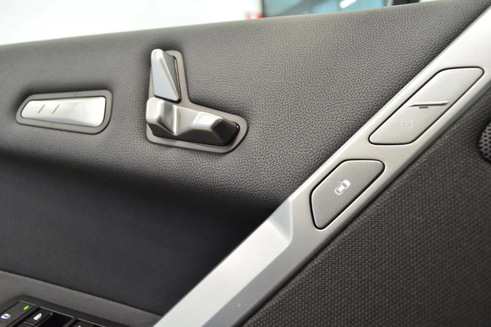 BMW iX JOK-690 carousel image