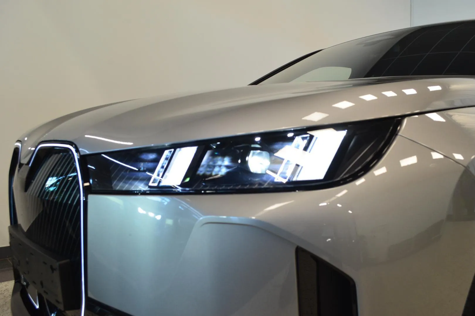 BMW iX JOK-690 carousel image